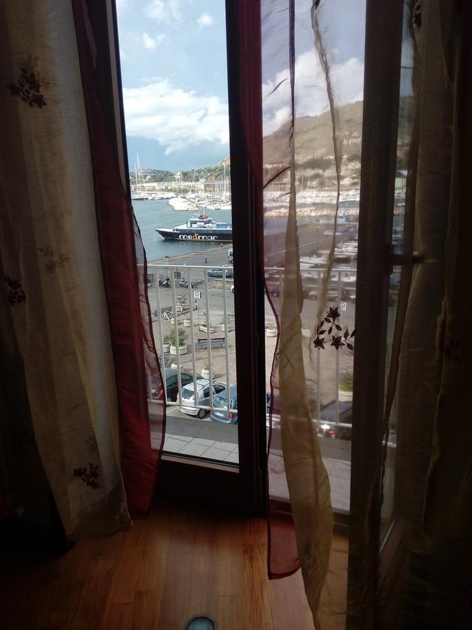 Aria Di Mare Dimorra Bed & Breakfast Pozzuoli Exterior photo